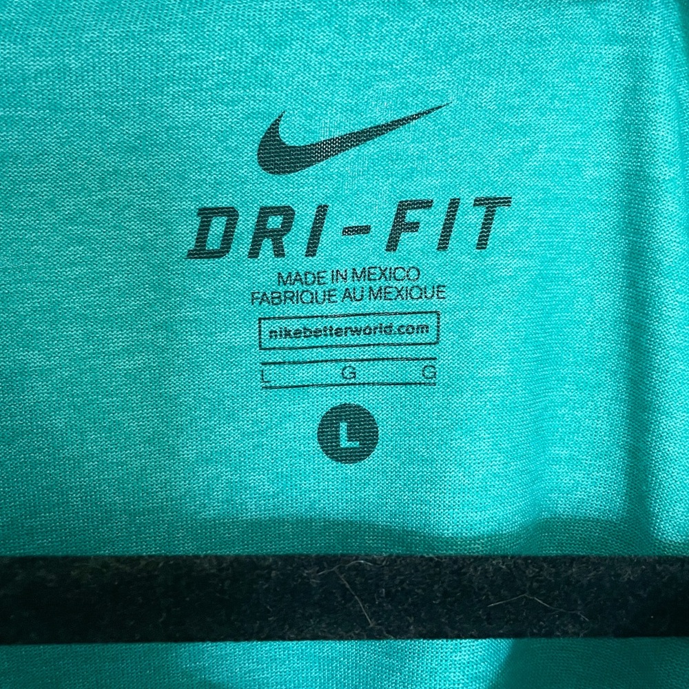Nike Dri-Fit - Picture 3 of 4